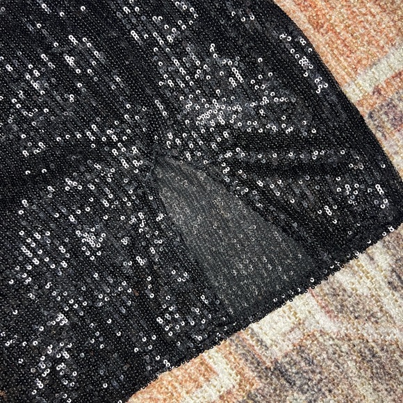 Poppy Mini Skirt 2.0 in Solid Sequin black size medium NWT - Picture 4 of 7